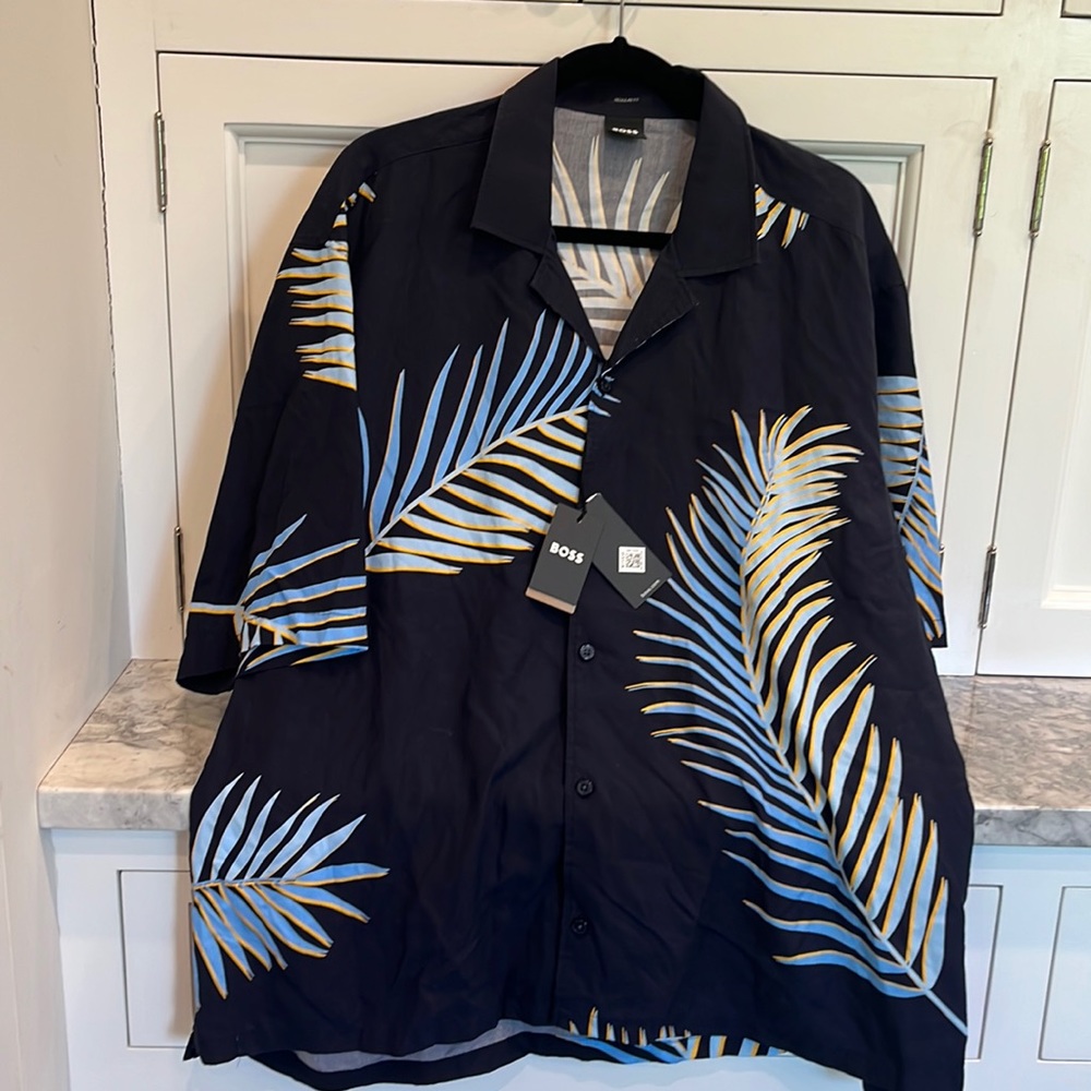 New with tag BOSS mens shirt